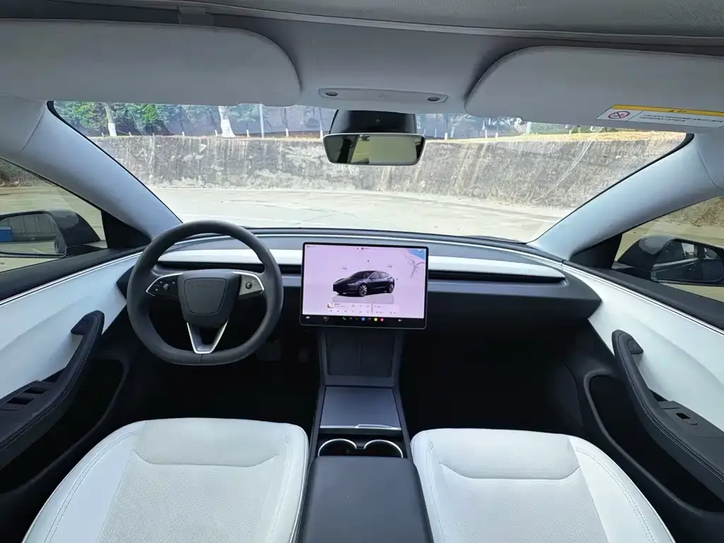 Tesla Model 3 — фото 4