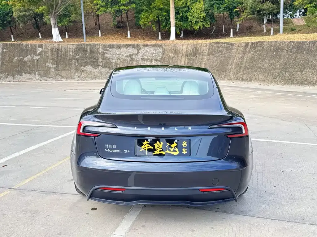 Tesla Model 3 — фото 9
