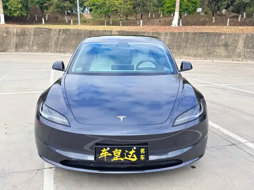 Tesla Model 3 — фото 7