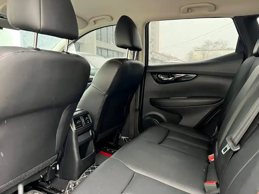 Nissan Qashqai 2022 из CN, фото 2
