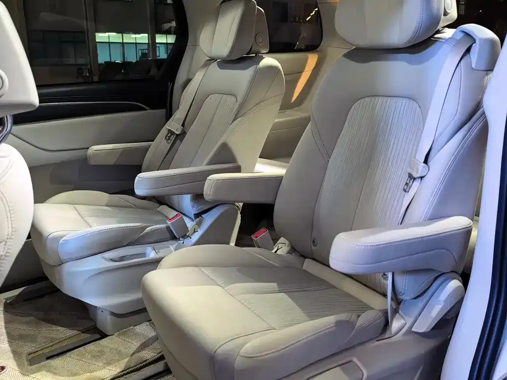 Buick GL8 2024 из CN, фото 6