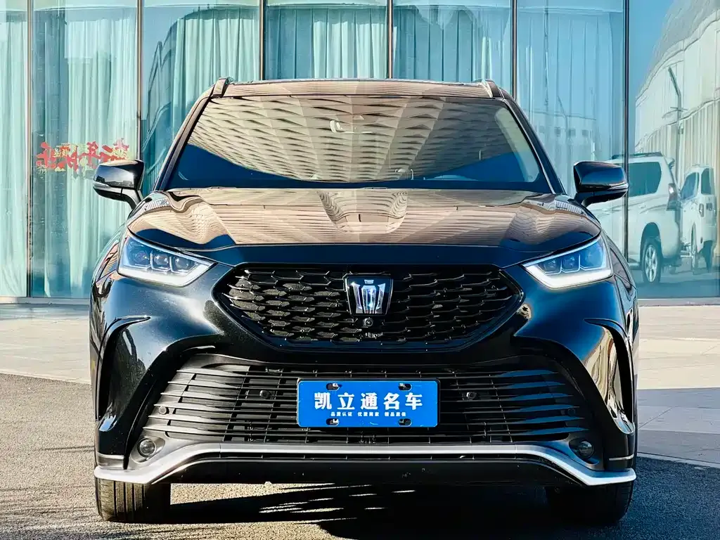 Toyota Crown Kluger 2024 из CN, фото 4