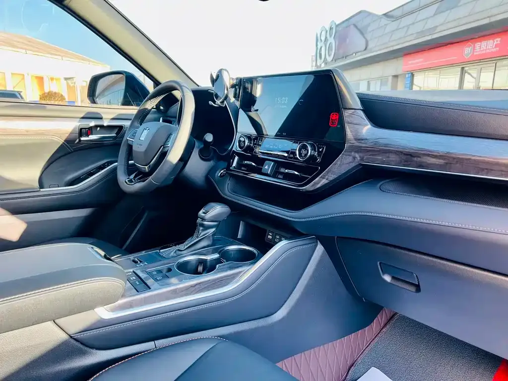 Toyota Crown Kluger 2024 из CN, фото 6