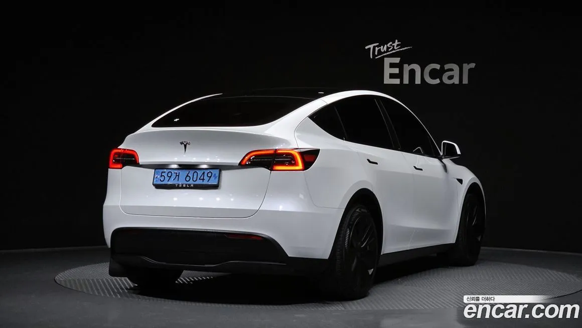 Tesla Model Y — фото 4