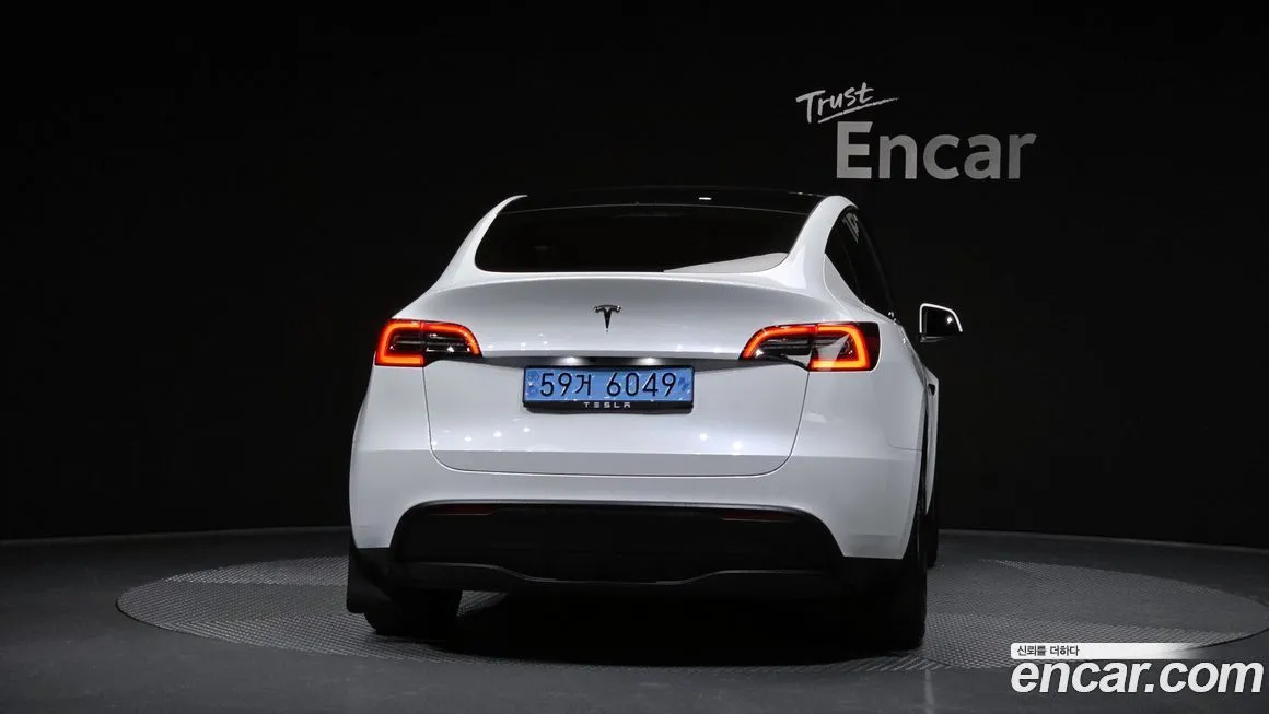 Tesla Model Y — фото 3