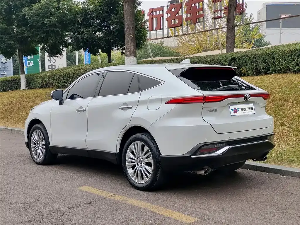 Toyota Harrier — фото 10