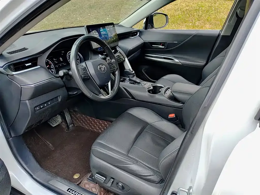 Toyota Harrier — фото 2