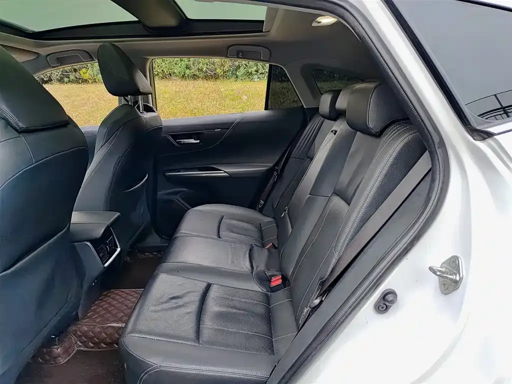 Toyota Harrier — фото 3