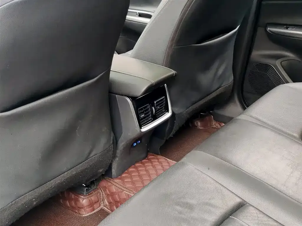 Toyota Harrier — фото 9