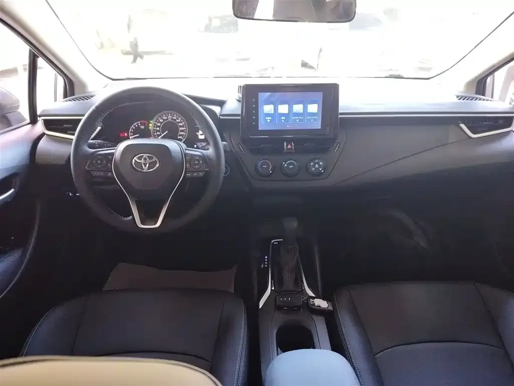 Toyota Corolla — фото 10