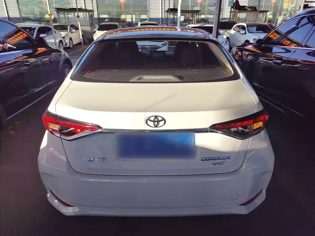 Toyota Corolla — фото 6