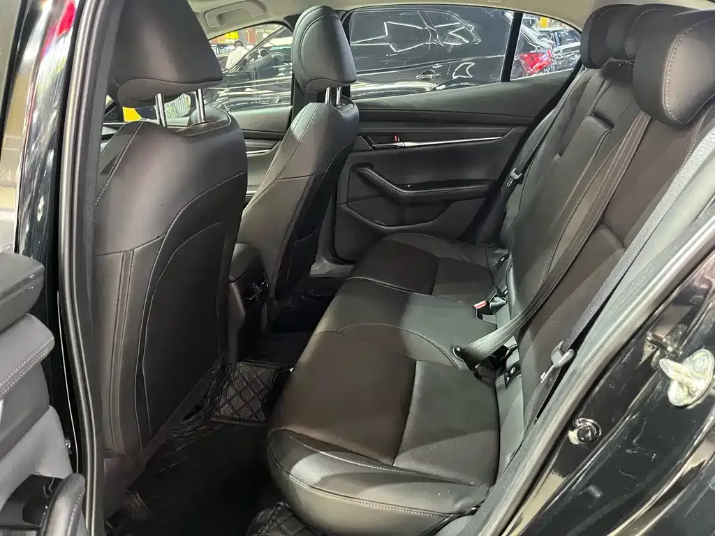 Mazda 3 Axela 2024 из CN, фото 4