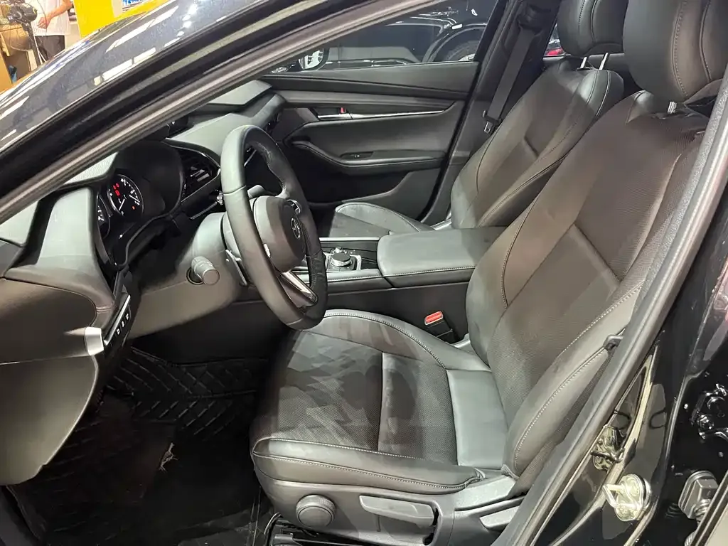 Mazda 3 Axela 2024 из CN, фото 3