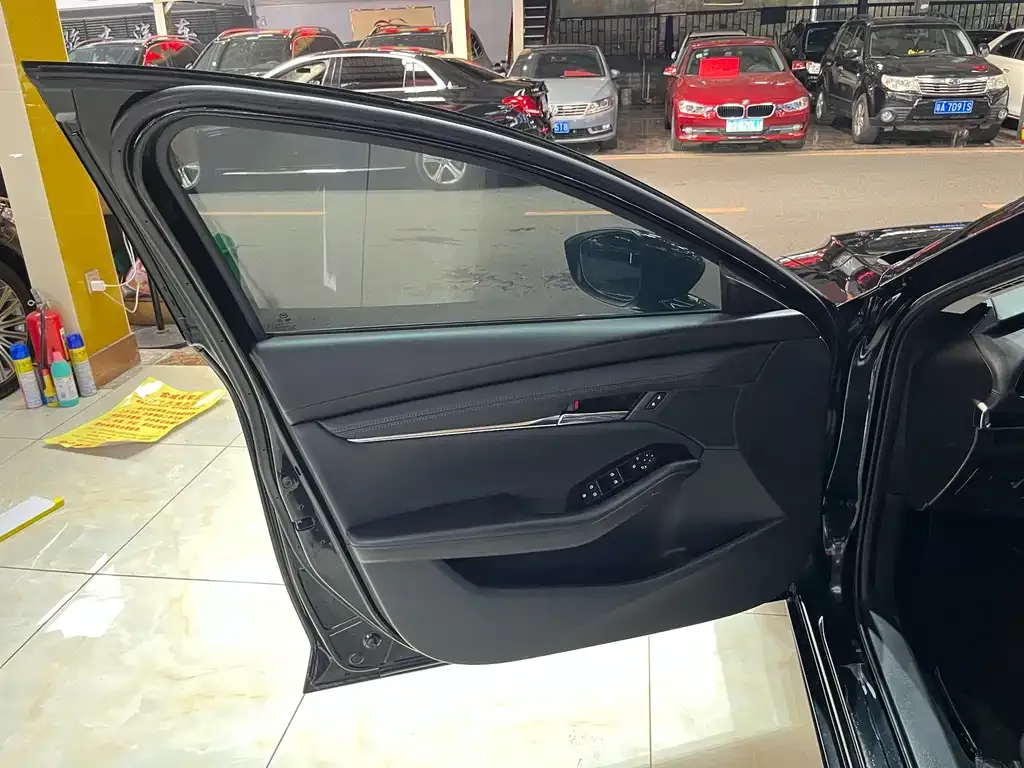 Mazda 3 Axela 2024 из CN, фото 8