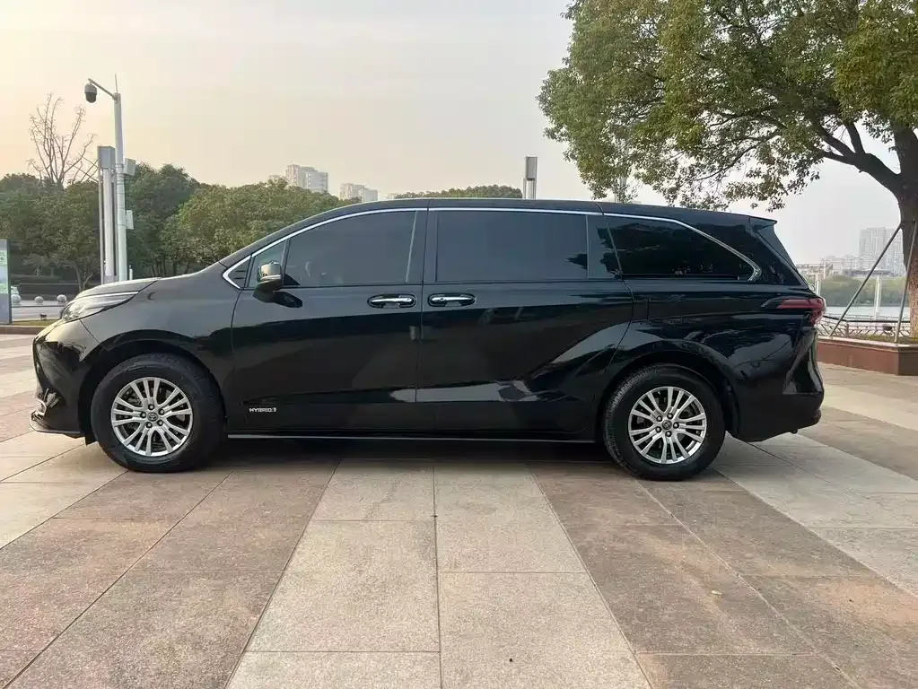 Toyota Sienna 2022 из CN, фото 8