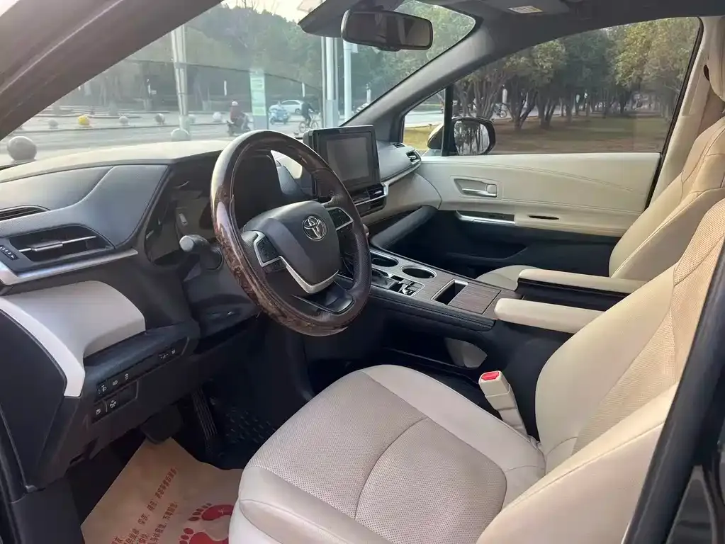 Toyota Sienna 2022 из CN, фото 10