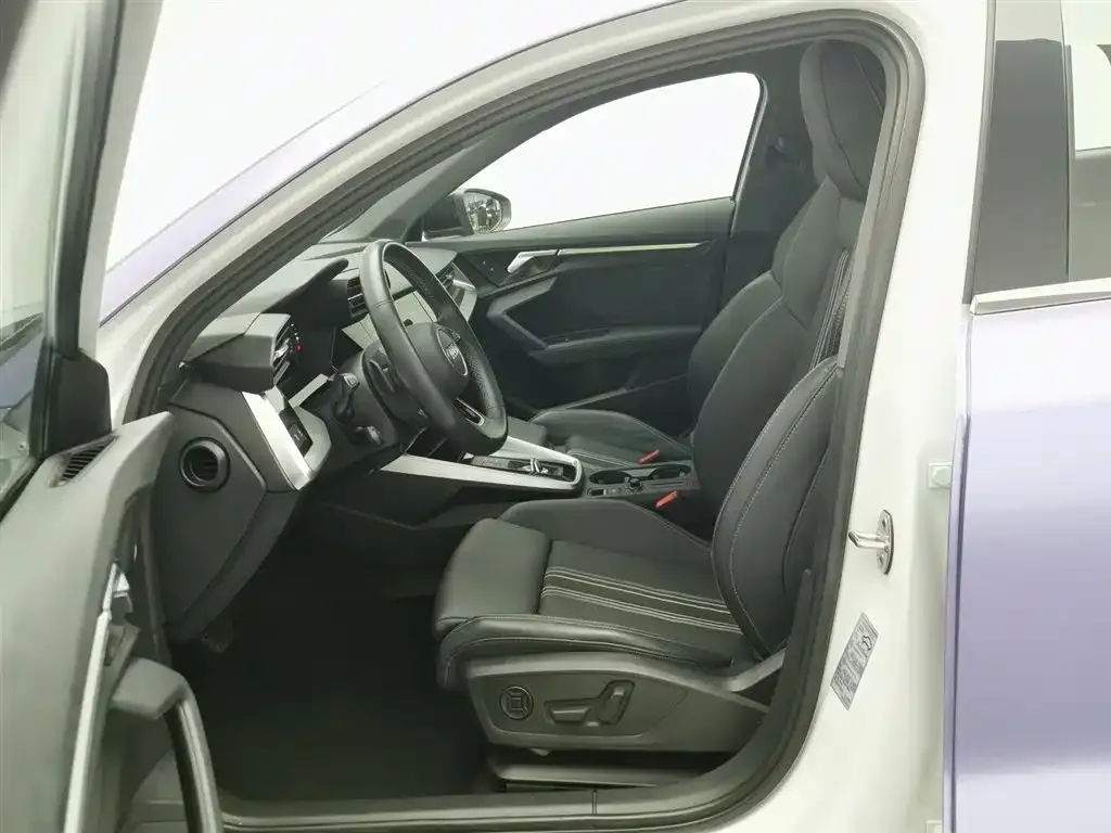 Audi A3 2023 из CN, фото 6