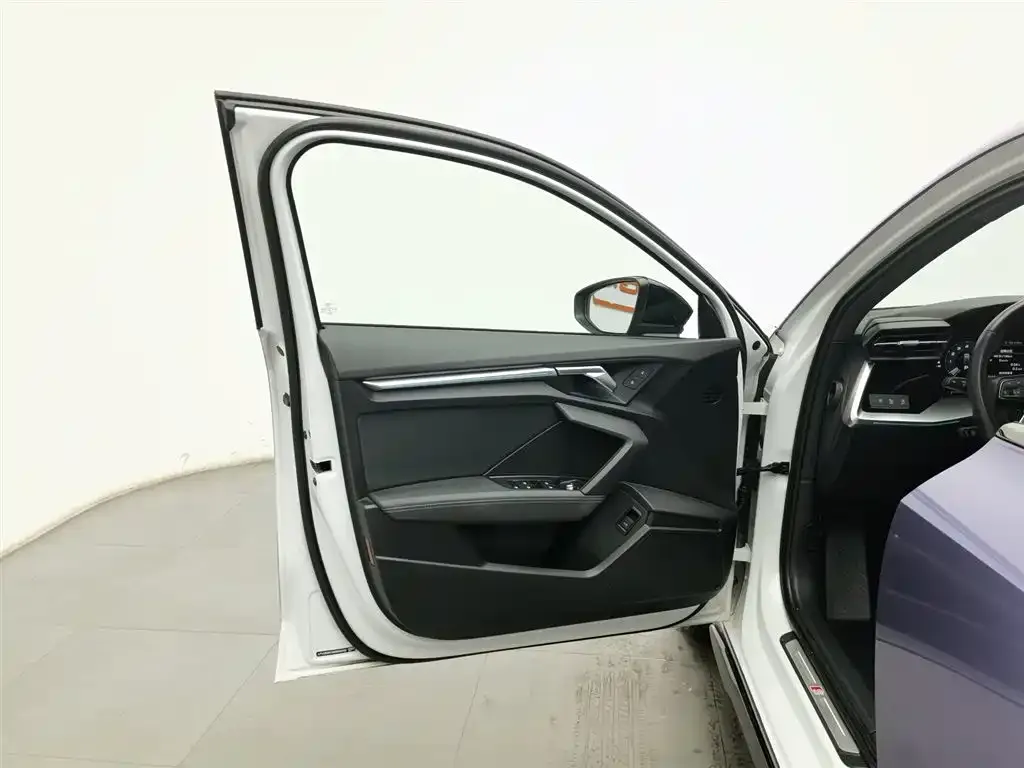 Audi A3 2023 из CN, фото 7