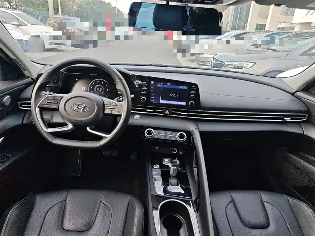 Hyundai Elantra — фото 4