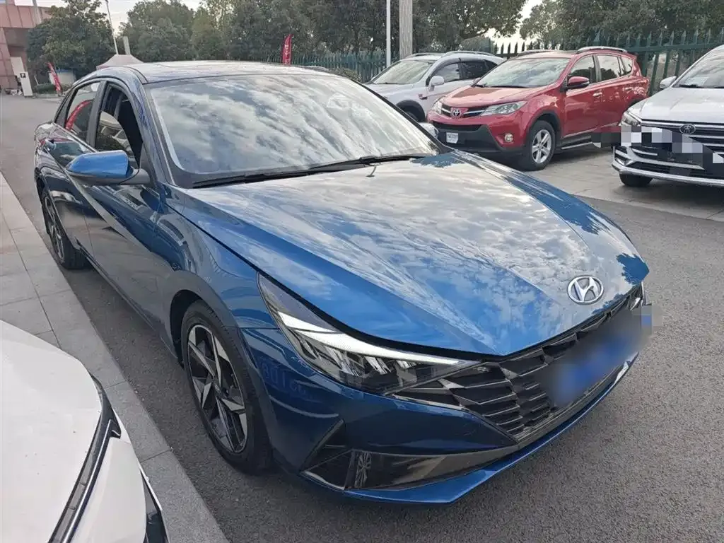 Hyundai Elantra — фото 10