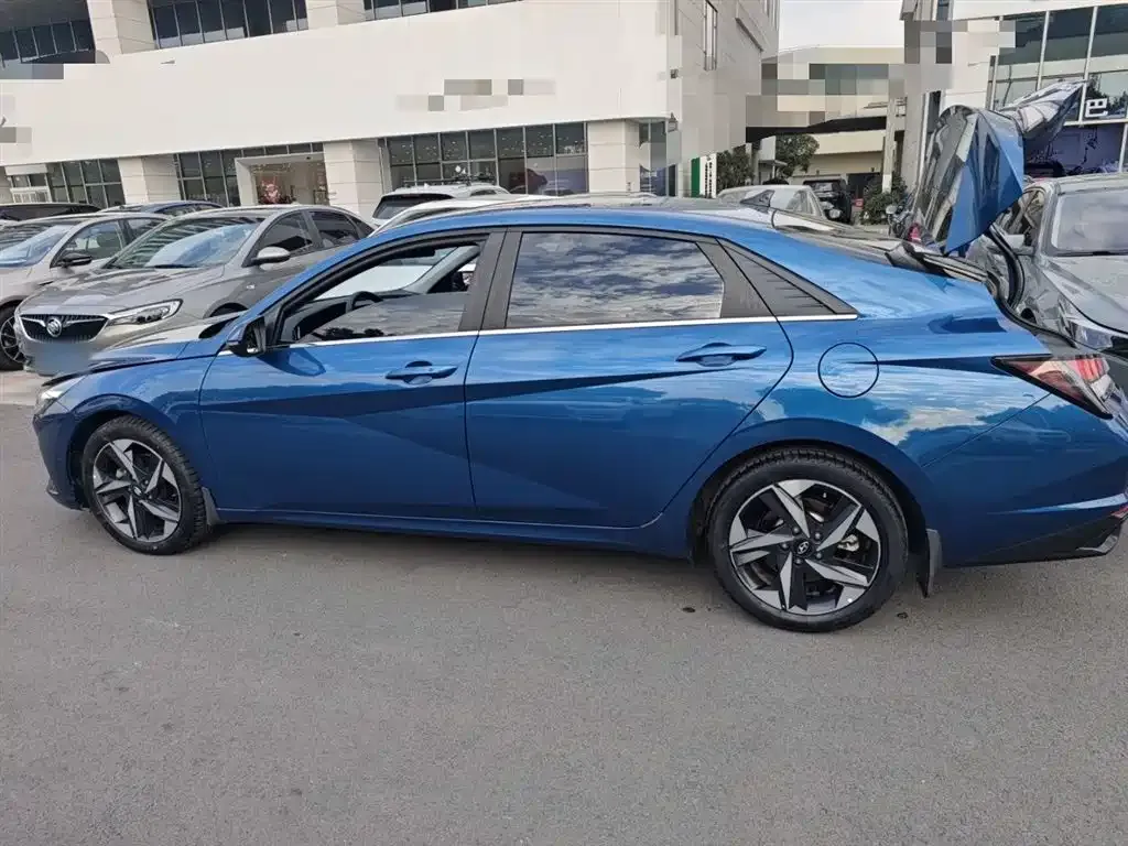 Hyundai Elantra — фото 6