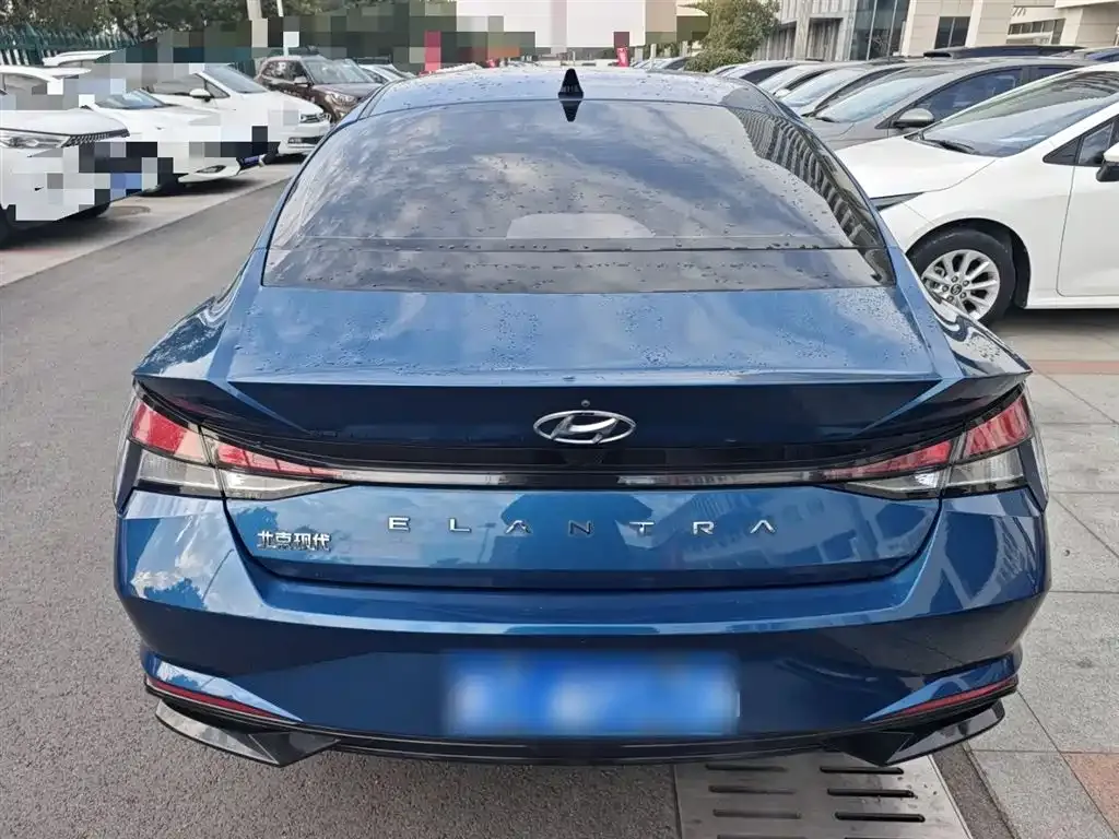 Hyundai Elantra — фото 5