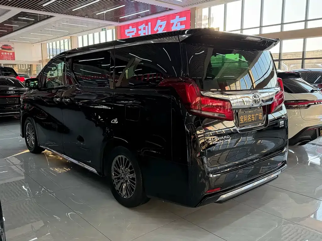 Toyota Alphard 2022 из CN, фото 9