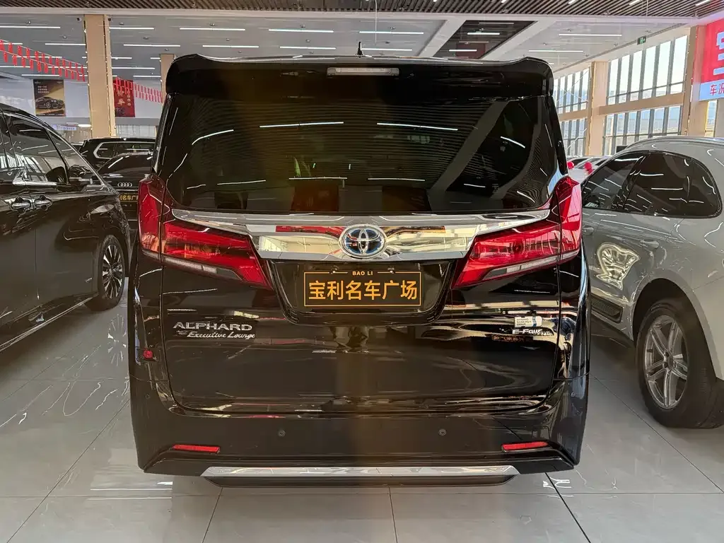 Toyota Alphard 2022 из CN, фото 7