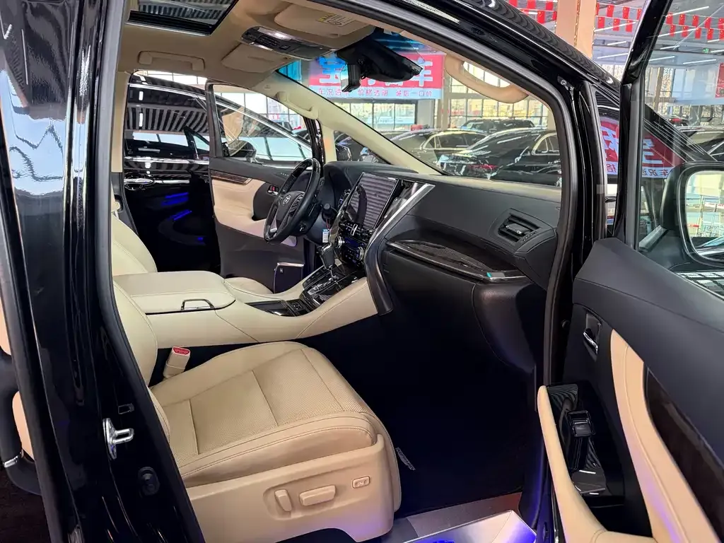 Toyota Alphard 2022 из CN, фото 5