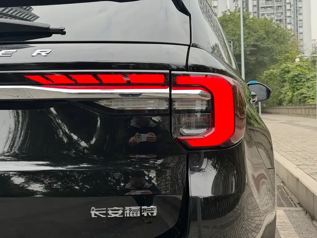 Ford Explorer 2024 из CN, фото 8