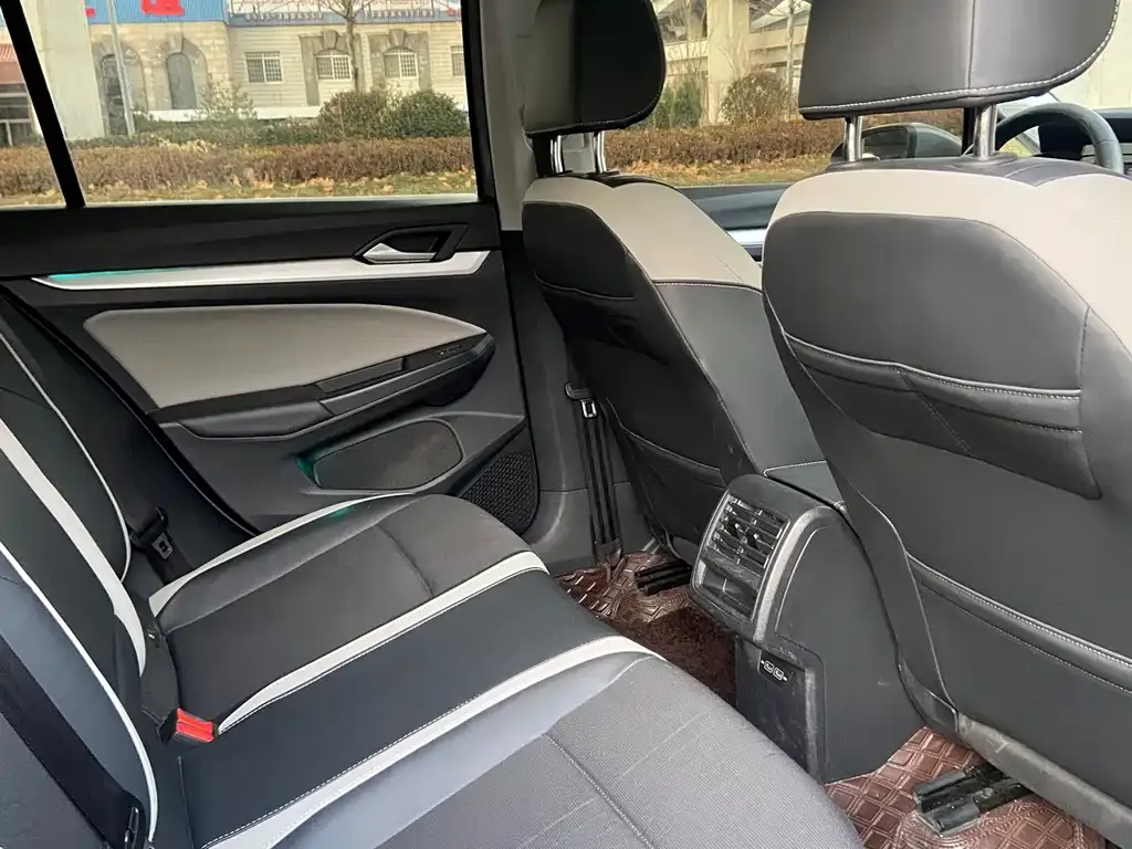 Volkswagen Golf 2022 из CN, фото 8