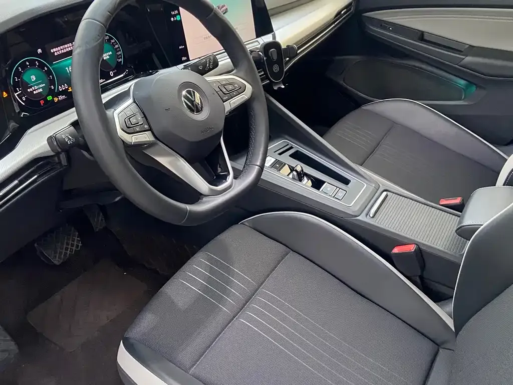 Volkswagen Golf 2022 из CN, фото 5