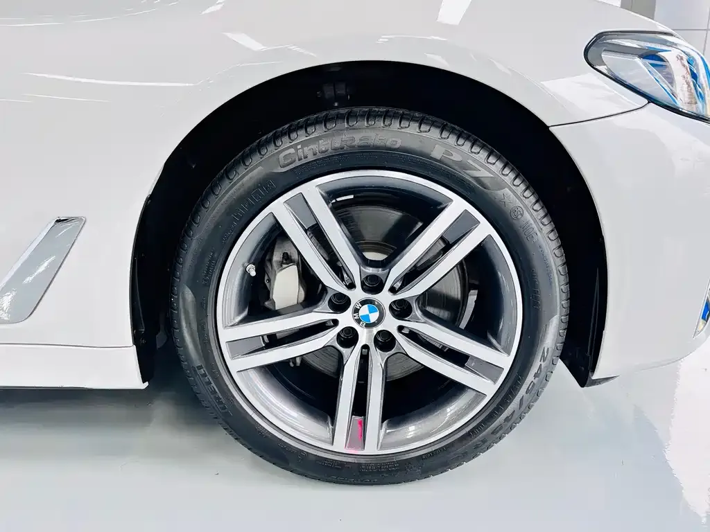 BMW 5 Series — фото 3
