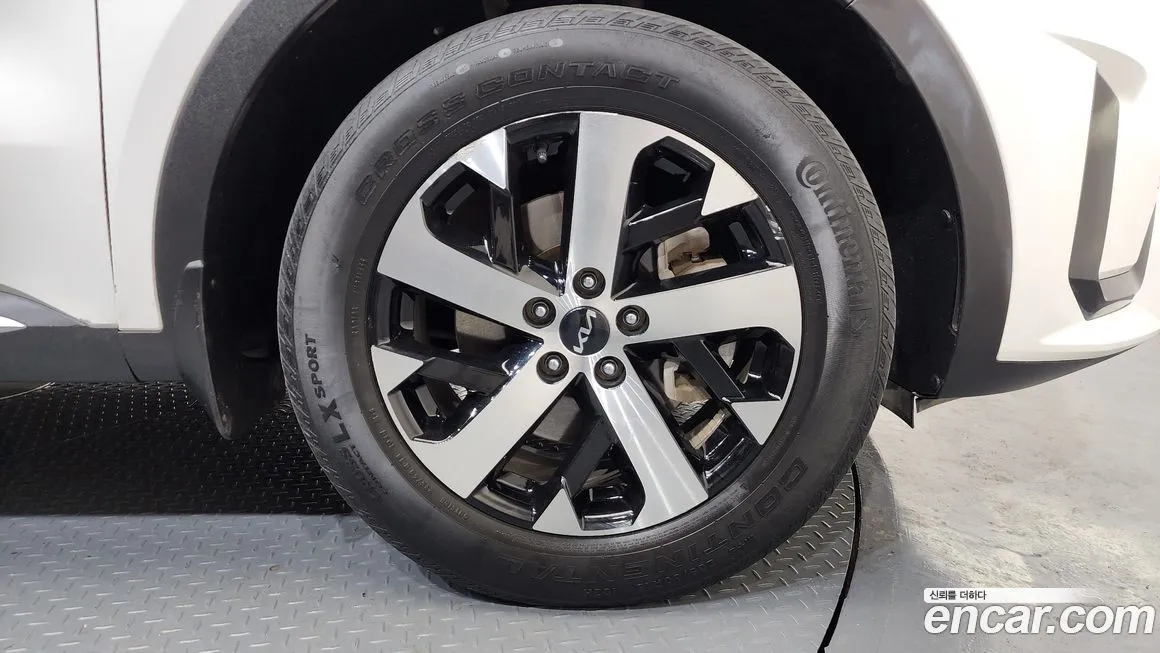 Kia Sorento — фото 9