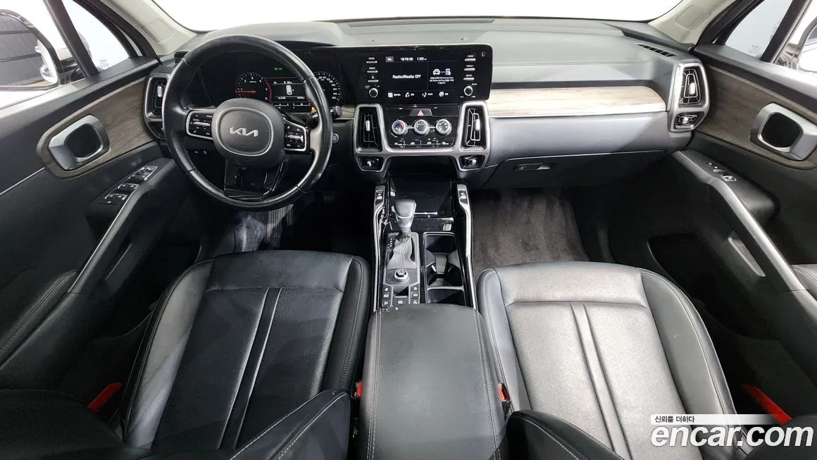 Kia Sorento — фото 8