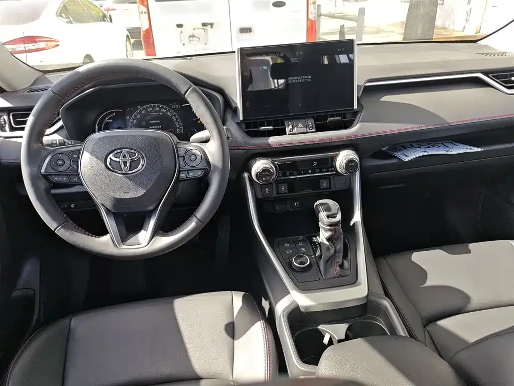 Toyota Wildlander New Energy 2022 из CN, фото 10