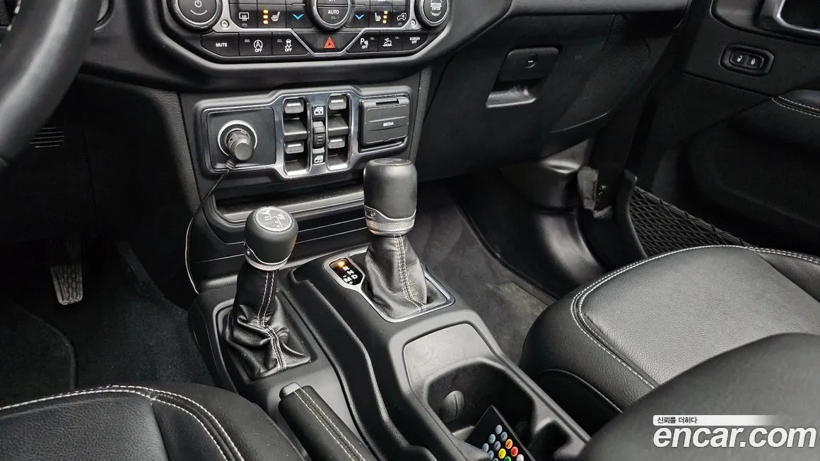Jeep Wrangler 2022 из KR, фото 8