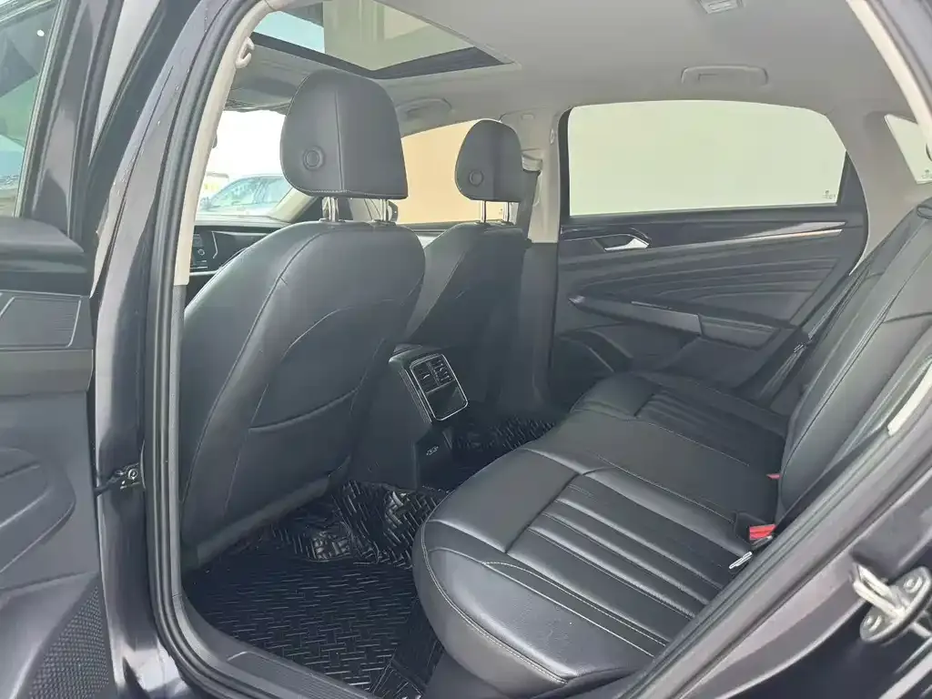 Volkswagen Passat — фото 5