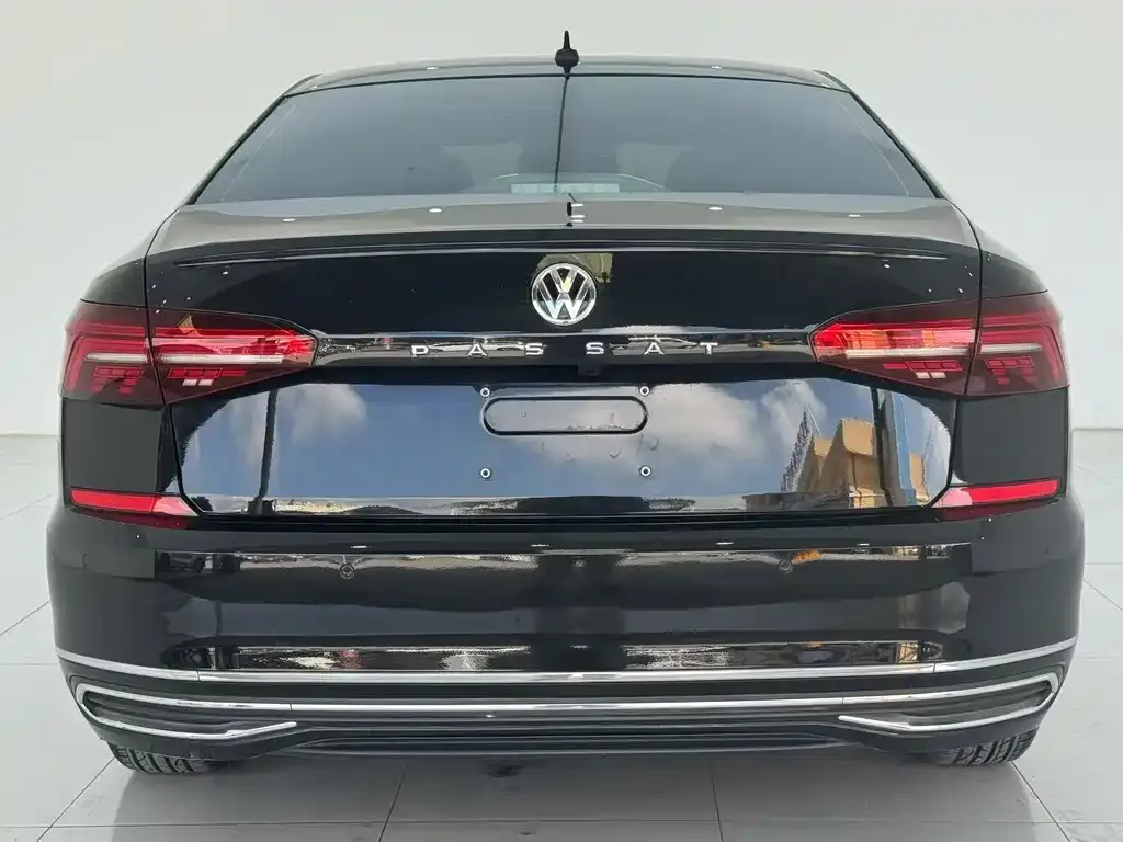 Volkswagen Passat — фото 8
