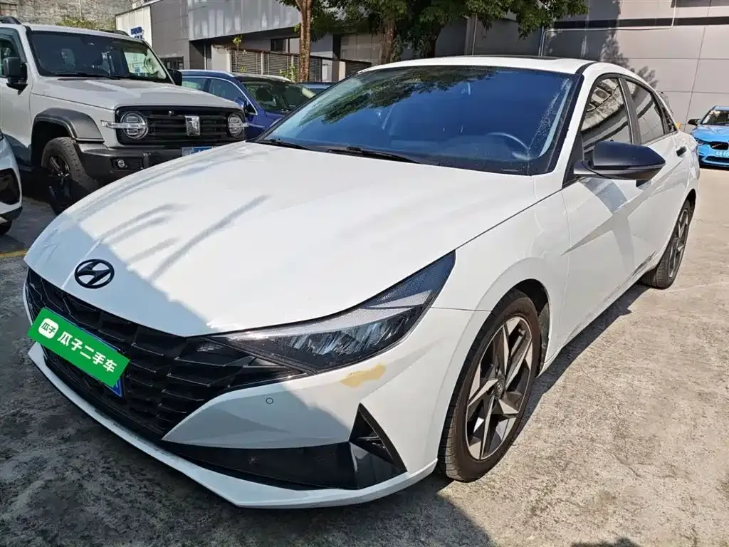 Hyundai Elantra — фото 8