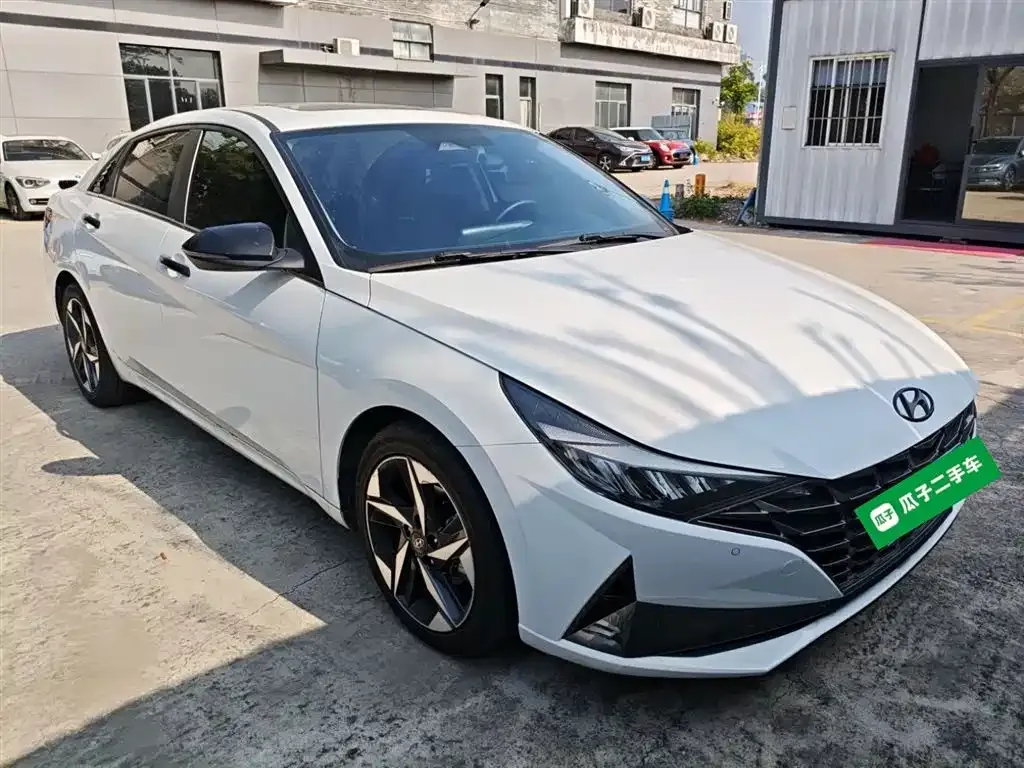 Hyundai Elantra — фото 5