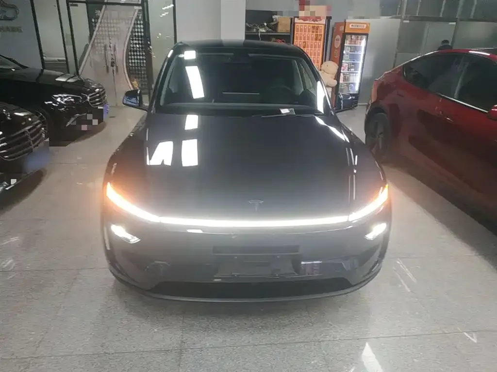 Tesla Model Y — фото 2