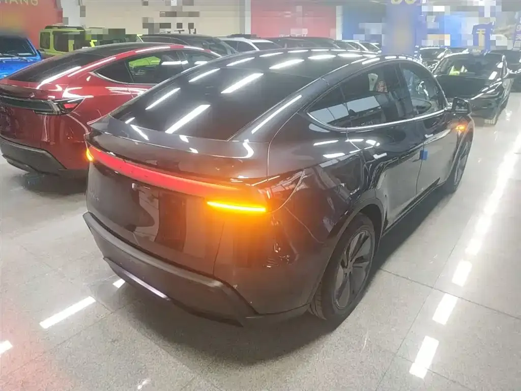 Tesla Model Y — фото 4