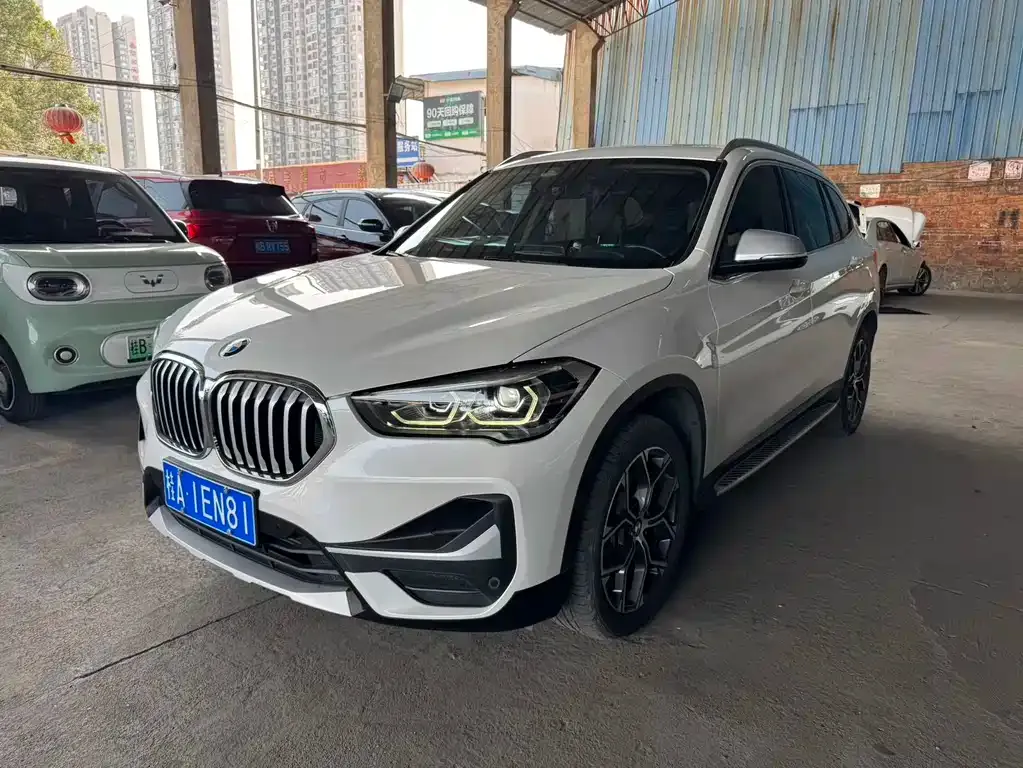 BMW X1 — фото 1
