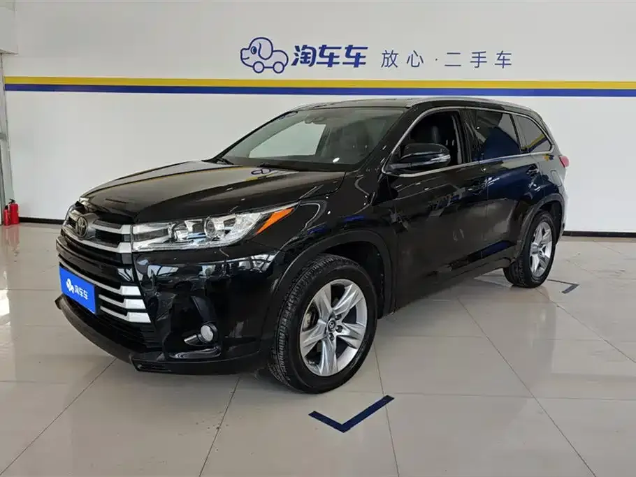 Toyota Highlander — фото 1