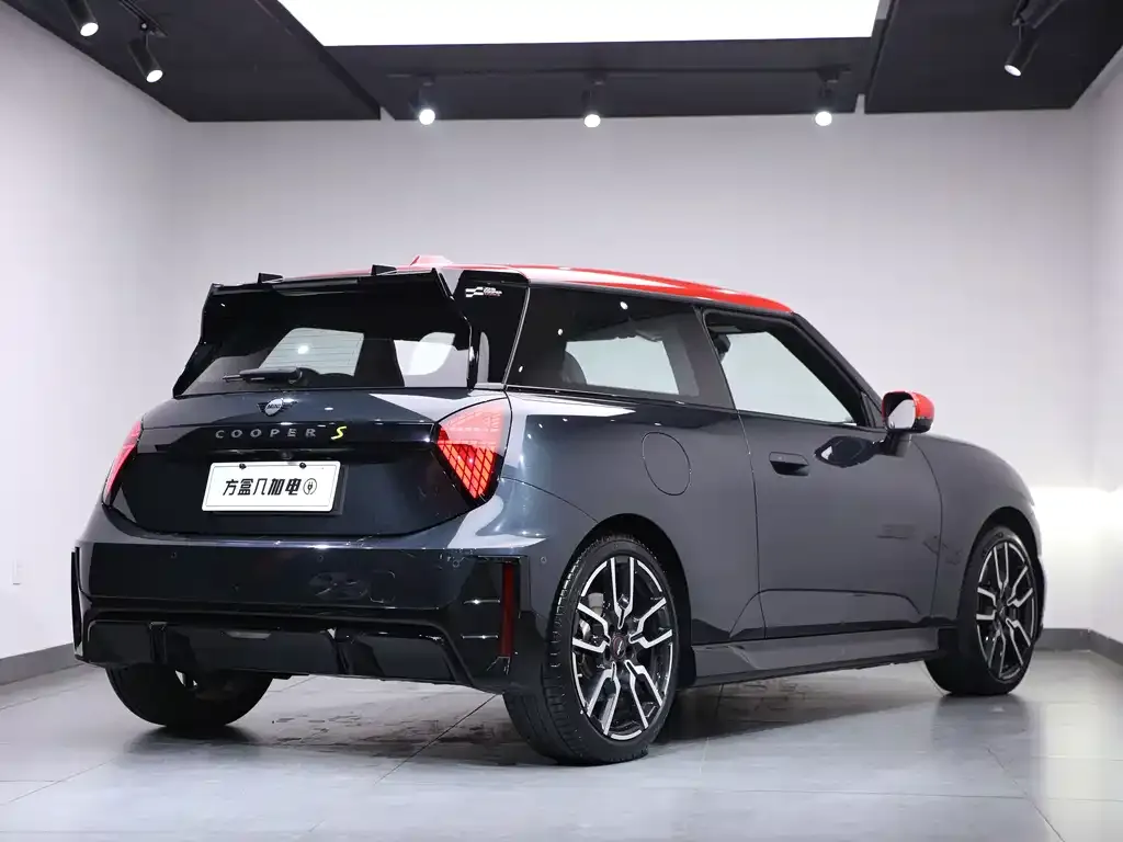 MINI Cooper EV 2024 из CN, фото 5