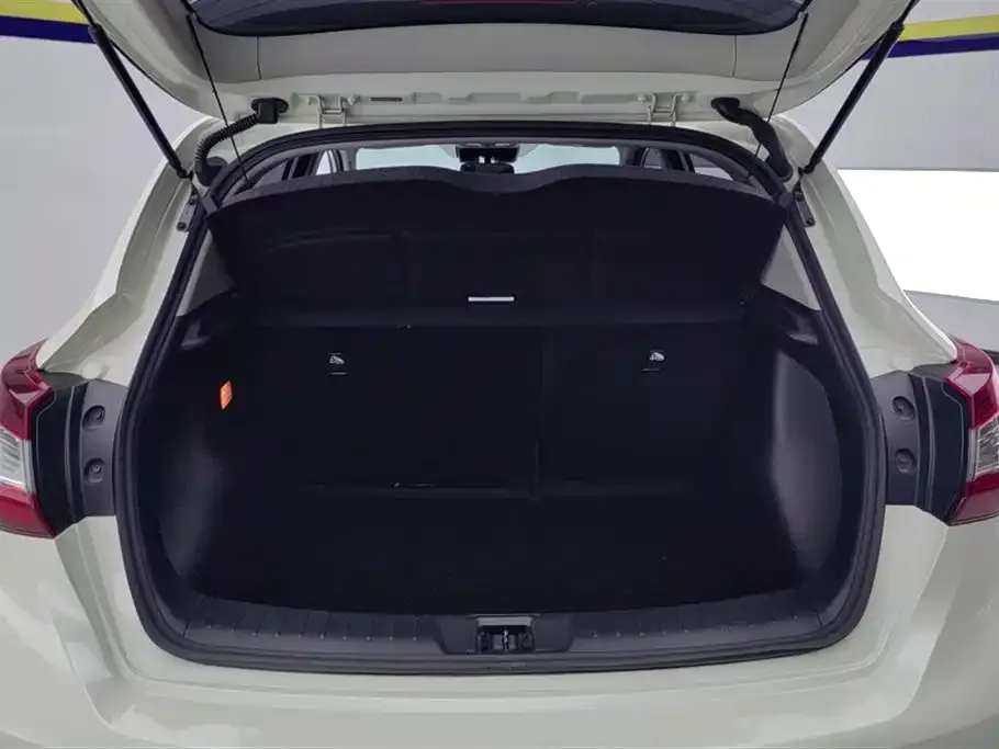 Nissan Tiida 2022 из CN, фото 3