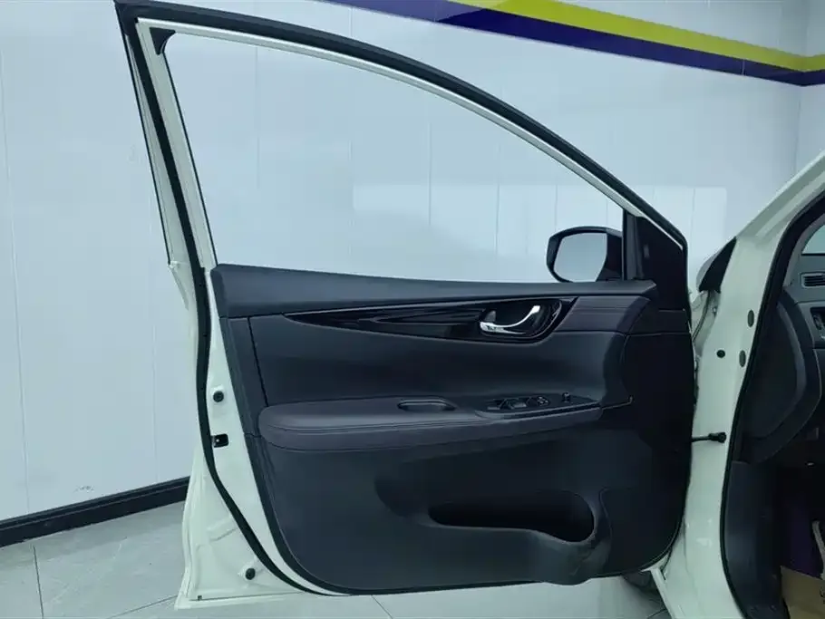 Nissan Tiida 2022 из CN, фото 6