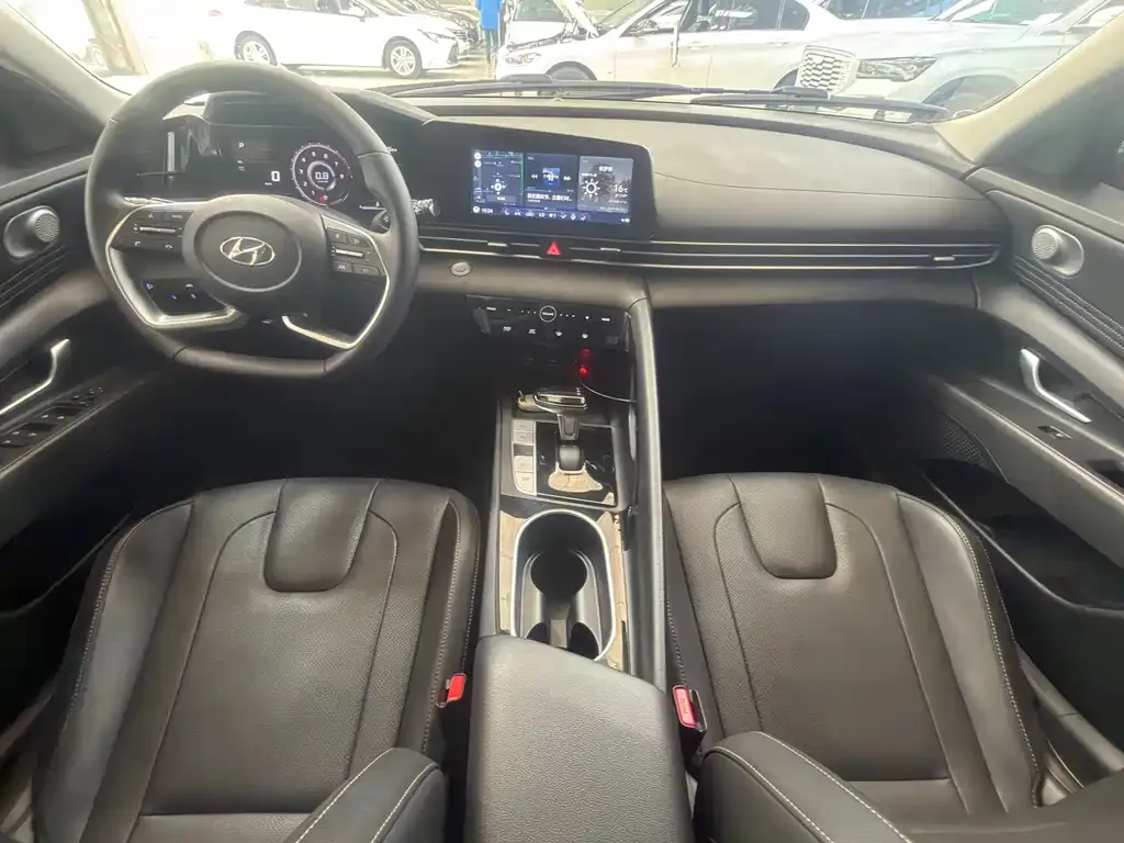 Hyundai Elantra 2021 из CN, фото 4
