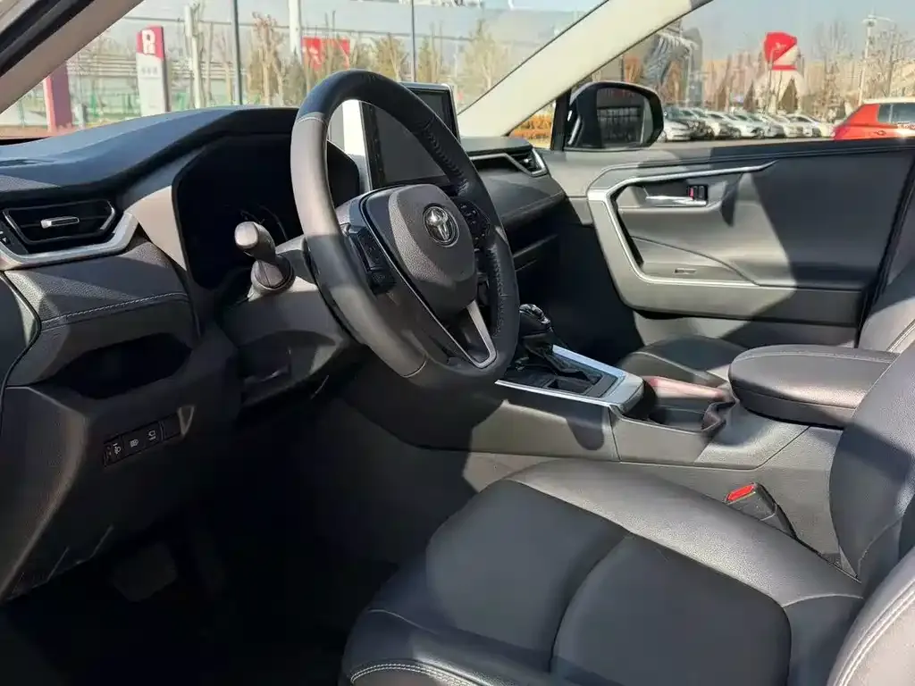 Toyota RAV4 2021 из CN, фото 6